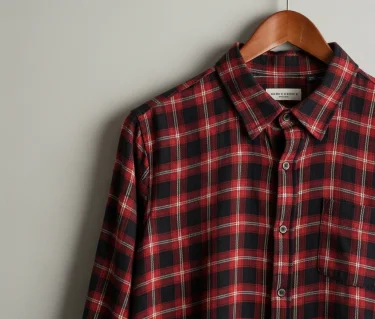 【2025年最新】もうダサいと言わせない！30代メンズのチェックシャツ完全攻略法｜おしゃれな着こなし術とおすすめブランド12選